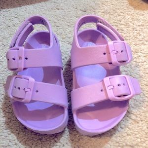 Purple toddler girl rubber sandals